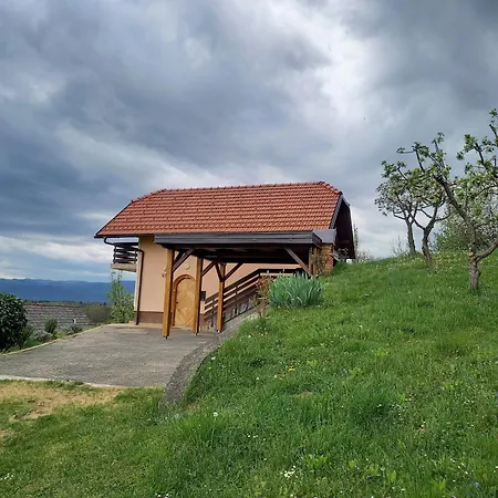 Ferienhaus Peaceful, Cosy Near Kolpa River *